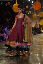 Model walks the ramp for Manish Malhotra Show on day 1 of HDIL on 6th Oct 2010 (17)~0.JPG