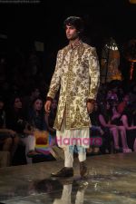 Model walks the ramp for Manish Malhotra Show on day 1 of HDIL on 6th Oct 2010 (19)~0.JPG