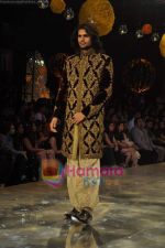 Model walks the ramp for Manish Malhotra Show on day 1 of HDIL on 6th Oct 2010 (22)~0.JPG