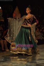 Model walks the ramp for Manish Malhotra Show on day 1 of HDIL on 6th Oct 2010 (27)~0.JPG
