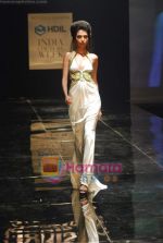 Model walks the ramp for Monisha Jaisingh Show on day 1 of HDIL on 6th Oct 2010 (30)~0.JPG