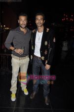 Arjun Rampal at Rohit Bal show After party in Veda, Mumbai on 8th Oct 2010 (3).JPG