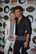 Rahul Dev at Rohit Bal show After party in Veda, Mumbai on 8th Oct 2010 (3).JPG