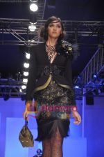 Model walks the ramp for Shahab Durazi Show on day 5 of HDIL on 10th Oct 2010 (35)~0.JPG