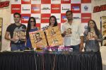 Abhinav Kashyap, Malaika Arora, Arbaaz Khan, Sonakshi Sinha at the launch of Dabangg DVD in Landmark, Mumbai on 12th Oct 2010 (6).JPG