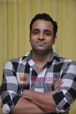 Abhishek Awasthi at Gulabchand_s Rajasthan collection launch in Banana Leaf on 12th Oct 2010 (4).JPG