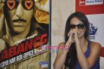 Malaika Arora Khan at the launch of Dabangg DVD in Landmark, Mumbai on 12th Oct 2010 (3).JPG