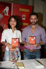 Saif Ali Khan launches Anuja Chauhan_s book Battle For Bittora in Crossword on 14th Oct 2010 (50).JPG