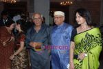 Yash Chopra, Poonam Dhillon at make-up veterans honoured by MCA at Stars Night in MCA, Bandra on 15th Oct 2010 (6).JPG