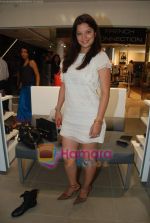Arzoo Govitrikar at the launch of Major Brand in G7 Mall, Versova on 16th Oct 2010 (4).JPG
