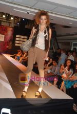 at the launch of Major Brand in G7 Mall, Versova on 16th Oct 2010 (46).JPG