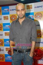 Raghu Ram at Jhootha Hi Sahi Limca book of records mention event with Radio City in Bandra on 19th Oct 2010 (2).JPG