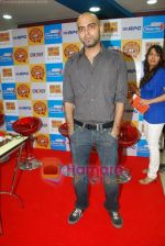 Raghu Ram at Jhootha Hi Sahi Limca book of records mention event with Radio City in Bandra on 19th Oct 2010 (9).JPG