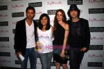 Hrithik Roshan, Suzanne Roshan at Namrata Gujral_s 1 A Minute film on breast cancer premiere in PVR on 27th Oct 2010 (49).JPG