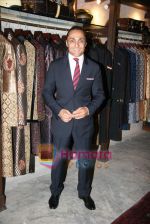 Rahul Bose at Arjun Khanna_s store launch in Colaba on 27th Oct 2010 (2).JPG