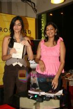 Sonam Kapoor unveils Dog Send-The story of Simba book in Kemps Corner, Mumbai on 28th Oct 2010 (23).JPG