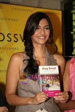 Sonam Kapoor unveils Dog Send-The story of Simba book in Kemps Corner, Mumbai on 28th Oct 2010 (28).JPG