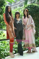at Neeta Lulla fittings in Amby Valley fashion week in Sahara Star, Mumbai on 28th Oct 2010 (16).JPG