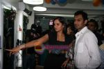 Sania Mirza, Shoeb Malik at Mansoor Khan make-up lounge launch in Malad on 29th Oct 2010 (13).JPG