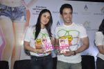 Kareena Kapoor and Tusshar Kapoor at a fitness book launch in Novotel on 30th Oct 2010 (30).JPG
