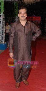 Govind Namdeo at Ganesh Acharya_s item song on Daisy for film Khuda Kasam in Kamalistan on 1st Nov 2010 (27).JPG