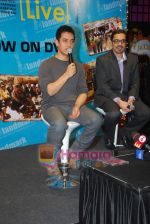 Aamir Khan at Peepli Live DVD launch in Palladium on 5th Nov 2010 (2).JPG