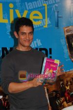 Aamir Khan at Peepli Live DVD launch in Palladium on 5th Nov 2010 (25).JPG
