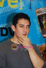 Aamir Khan at Peepli Live DVD launch in Palladium on 5th Nov 2010 (5).JPG