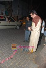 Anil Kapoor celebrates Diwali at home in Juhu on 6th Nov 2010 (6).JPG