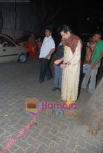 Anil Kapoor celebrates Diwali at home in Juhu on 6th Nov 2010 (7).JPG