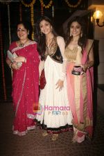 Shilpa Shetty at Ekta Kapoor_s diwali Bash on 7th Nov 2010 (2)~0.jpg