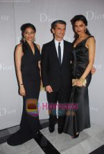 Deepika Padukone at Dior store launch in Taj Mahal Hotel on 12th Nov 2010 (10).JPG