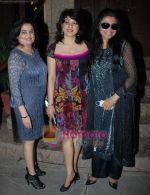Poonam Gupta with friends at fashion 2020 in Mumbai on 18th Nov 2010.JPG