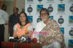 Amitabh Bachchan with KBC winner Rahat Taslim in Janak (Big B_s office in Juhu), Mumbai on 19th Nov 2010 (5).JPG