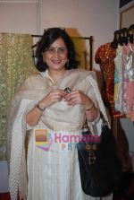 at Brides of Mumbai exhibition by designer Sarika Desai in Mumbai on 19th Nov 2010 (50).JPG