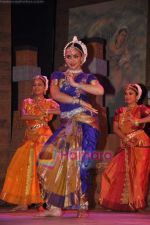 Esha Deol perform together in Ravindra Natya Mandir on 20th Nov 2010 (16).JPG