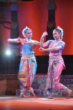 Esha Deol, Ahana Deol perform together in Ravindra Natya Mandir on 20th Nov 2010 (3).JPG
