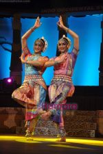 Esha Deol, Ahana Deol perform together in Ravindra Natya Mandir on 20th Nov 2010 (7).JPG