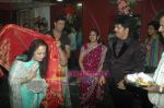Madhur Bhandarkar, Smita Thackeray at Shiva_s salon Launch in Andheri on 21st Nov 2010 (54).JPG