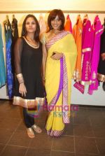 Mansi Scott at Chammomile event with designer  Payal Singhal and Pratima Bhatia_s line showcase in Mumbai on 23rd Nov 2010 (2).JPG