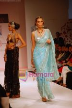 Model walk the ramp for Agarwalla & Vijay Golecha Show at The ABIL Pune Fashion Week Day 2 on 19th Nov 2010 (37).JPG