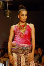 Model walk the ramp for Nivedita Saboo Show at The ABIL Pune Fashion Week Day 2 on 19th Nov 2010 (110).JPG