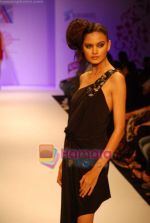 Model walk the ramp for Surily Goel Show at The ABIL Pune Fashion Week Day 1 on 18th Nov 2010 (12).JPG