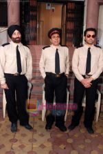 Sunny Deol, Dharmendra, Bobby Deol at Yamla Pagla Deewana fim on location in Filmcity on 24th Nov 2010 (10).JPG