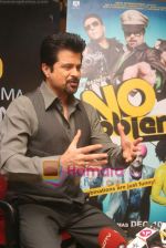 Anil Kapoor on the sets of Sa Re GAMA superstars in Famous on 29th Nov 2010 (22).JPG
