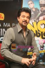 Anil Kapoor on the sets of Sa Re GAMA superstars in Famous on 29th Nov 2010.JPG