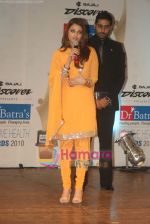 Aishwarya Rai Bachchan, Abhishek Bachchan at Dr Batra_s Positive Health Awards in NCPA, Mumbai on 30th Nov 2010 (15).JPG