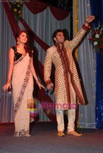 Anushka Sharma, Ranveer Singh at the Wedding to promote Band Baaja aur Baarat in Taj Land_s End on 4th Dec 2010 (2).JPG
