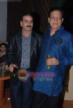 Ajay Yadav, Govind Namdeo at Overtime film Mahurat in Marimba Lounge on 6th Dec 2010 (3).JPG
