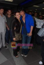 Rani Mukherjee, Shahrukh Khan return from Bangladesh concert in Mumbai Airport on 10th Dec 2010 (4).JPG